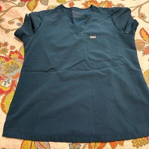 Figs Caribbean blue Catarina top.